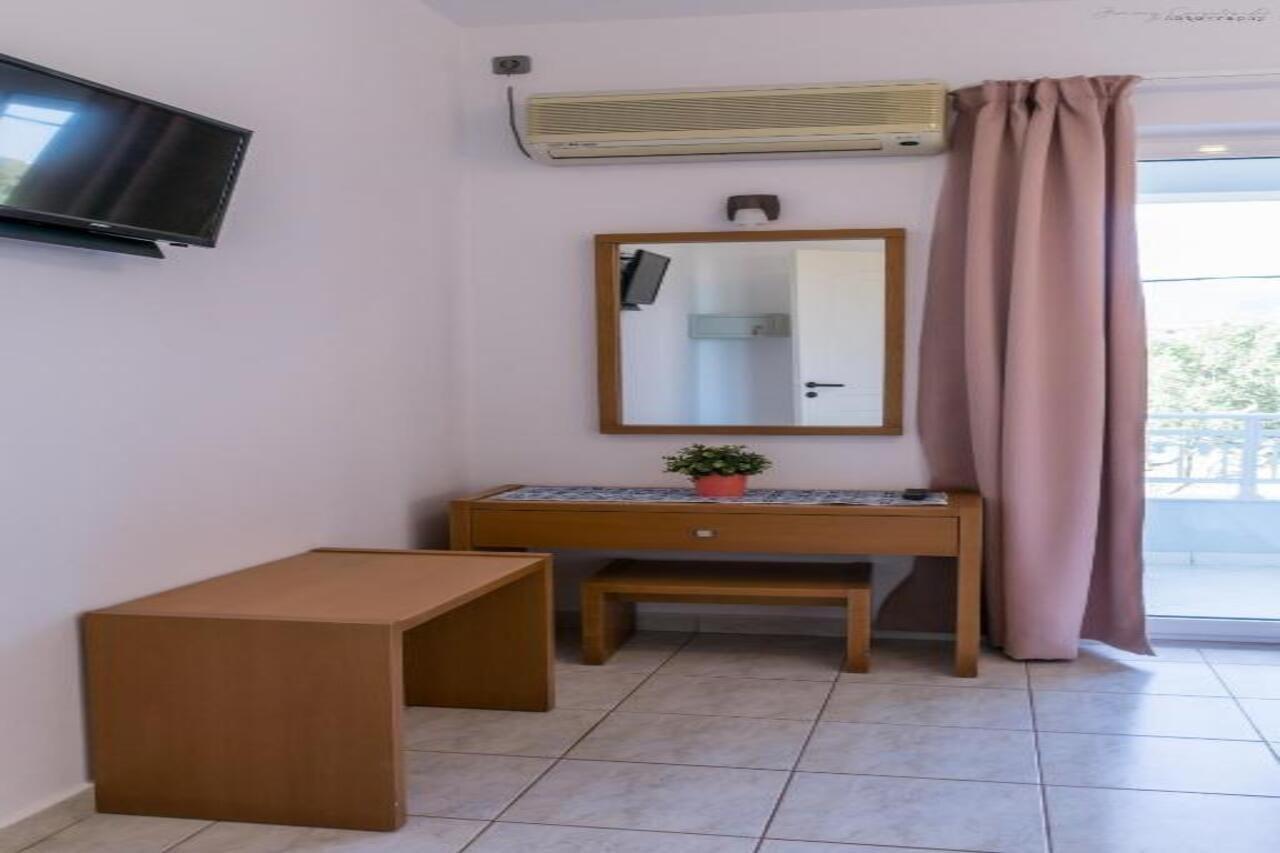 קרפאטוס Sotirios Apartments מראה חיצוני תמונה