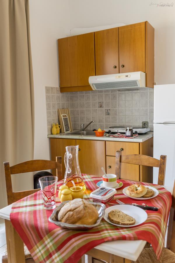 קרפאטוס Sotirios Apartments מראה חיצוני תמונה